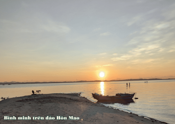 Bình minh trên đảo Hòn Mao